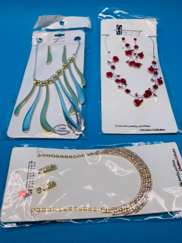 Photo 1 of 804156… 3 packages of fashion jewelry sets 