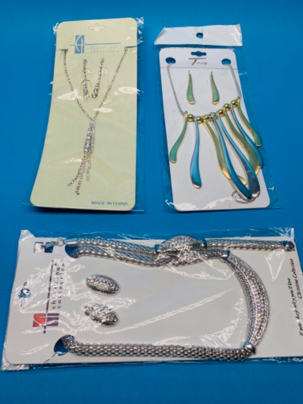 Photo 1 of 804158… 3 packages of fashion jewelry sets 