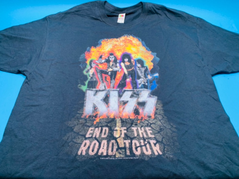 Photo 1 of 804202…size xl kiss t-shirt 