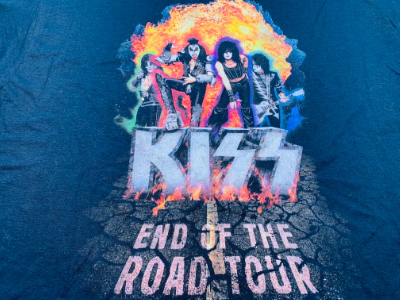 Photo 3 of 804202…size xl kiss t-shirt 