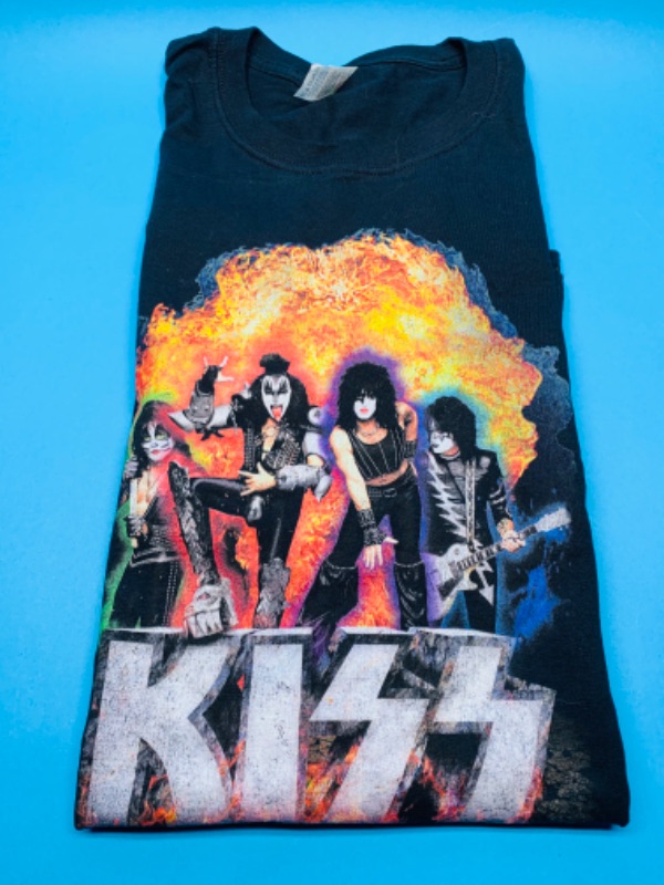 Photo 2 of 804202…size xl kiss t-shirt 