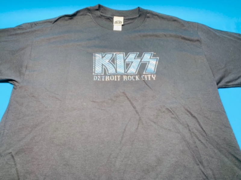 Photo 2 of 804203…size xl kiss t-shirt 