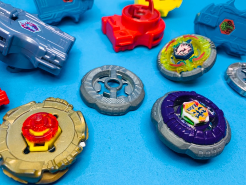 Photo 2 of 804375…takra tomy beyblade spinner burst game pieces 