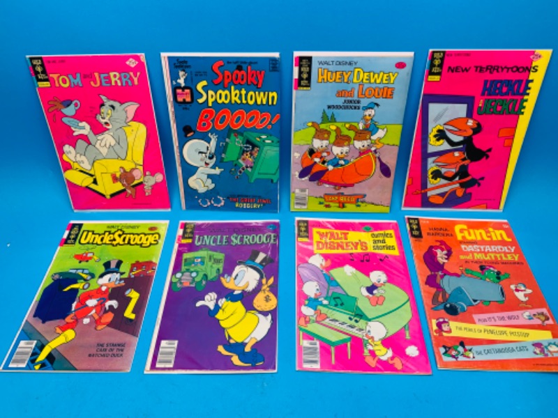 Photo 1 of 804390…8 vintage Disney and character comics in plastic sleeves 