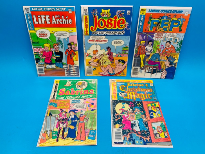 Photo 1 of 804394…5 vintage Archie comics in plastic sleeves 