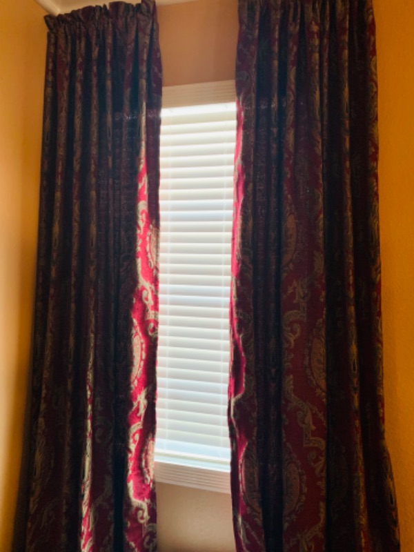 Photo 3 of 804414…4 heavy duty curtains 108 length see photos 