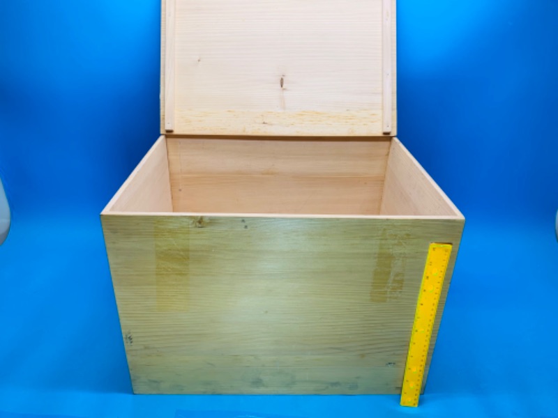 Photo 3 of 804417…20 x 15 x 14 h wood box- lid sets on top not hinged 