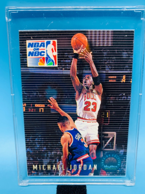 Photo 1 of 804441… skybox Michael Jordan card 14 in hard plastic case