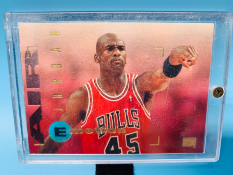 Photo 1 of 804442…skybox Air Jordan E motion Michael Jordan card 100 in hard plastic case