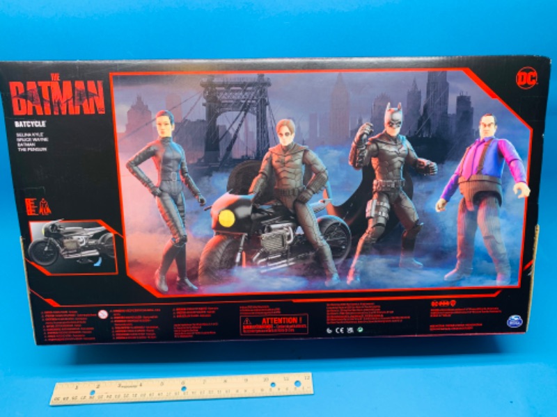 Photo 5 of 804555… the Batman Xlarge batcycle and four 12” action figures in original package 