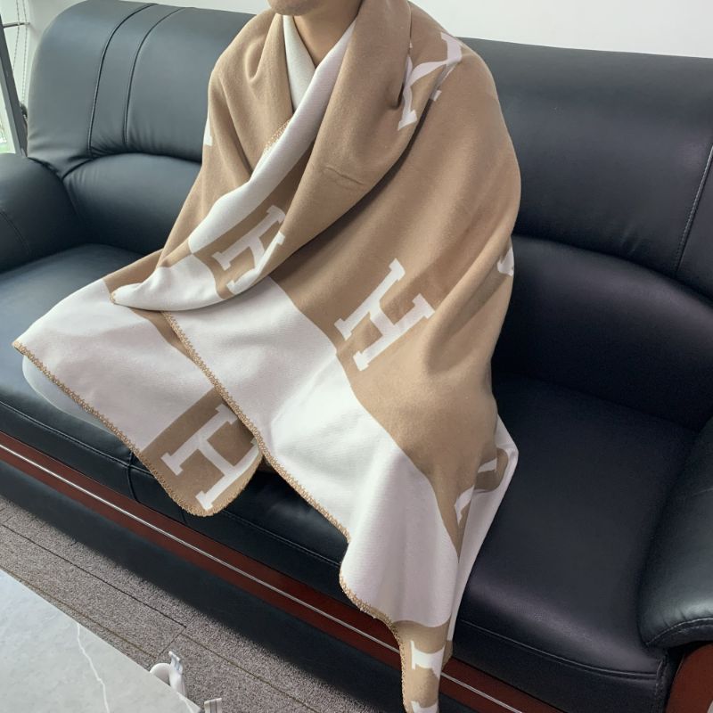 Photo 2 of Cumka H Throw Blanket Warm Shawl Thick Knitted Cashmere Blankets Yoga Sofa Living Room or Bed air-Conditioned Room Decoration Blanket (55x70) NEW 