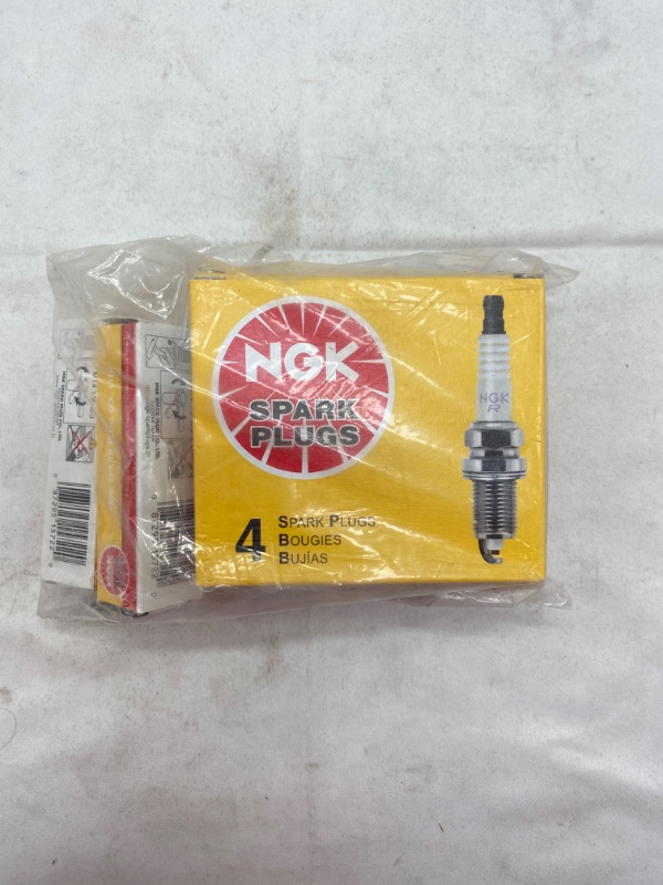 Photo 1 of NGK (5722) BR9ES Standard Spark Plug, Pack of (12) 