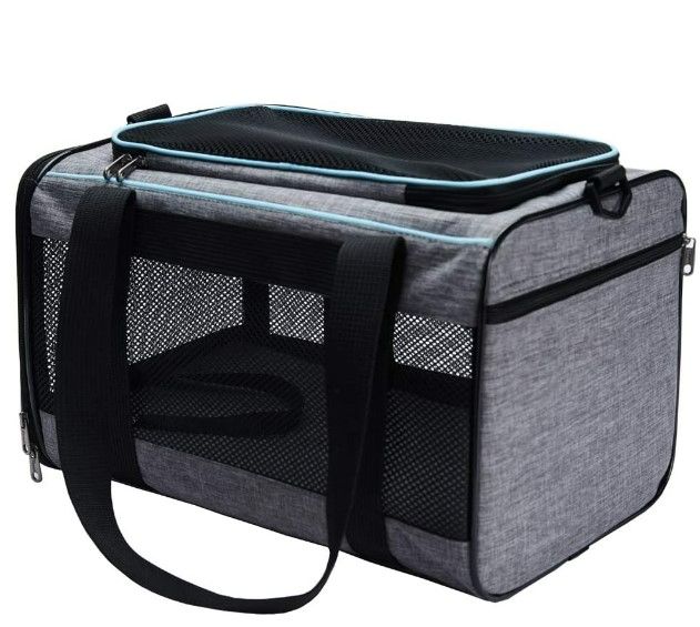 Photo 2 of Vceoa Carriers Soft-Sided Pet Carrier for Cats NEW 