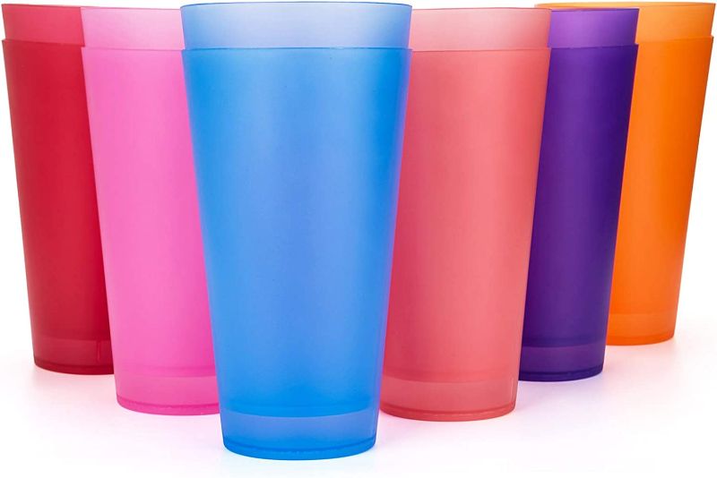 Photo 1 of 32-ounce Plastic Tumblers/Large Drinking Glasses/Party Cups/Iced Tea Glasses Set of 12,6 Assorted Colors| Unbreakable, Dishwasher Safe, BPA Free NEW 