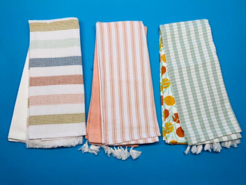 Photo 1 of 826684… 6 dish towels 