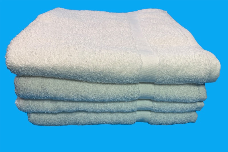 Photo 1 of 826946… 4 large white bath towels 