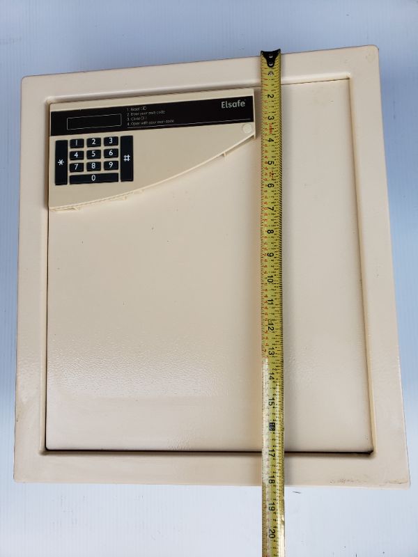 Photo 1 of Wall safe with programmable combination from 5 star hotel(18.5 T 16.5W 6.5 D) These are outside measurements