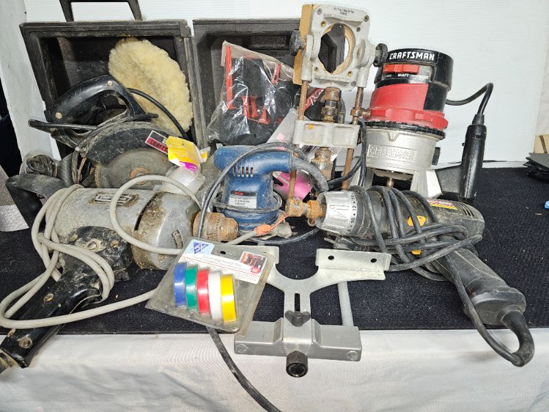 Photo 1 of Miscellaneous power tools and accessories untested