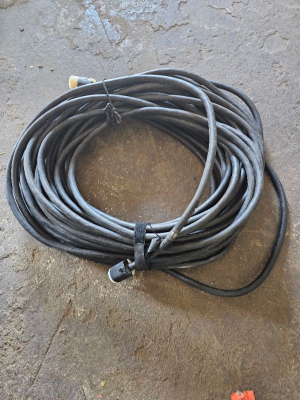 Photo 1 of 125 foot SOOW 12/3 heavy duty Edison extension cord 