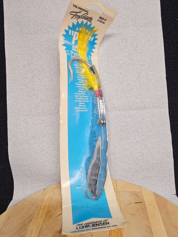 Photo 1 of Tony Accetta #21 Pet Spoon Vintage Fishing Lure White Yellow 8" Long Rockfish
Condition is new. Vintage. Packaging has wear from storage.