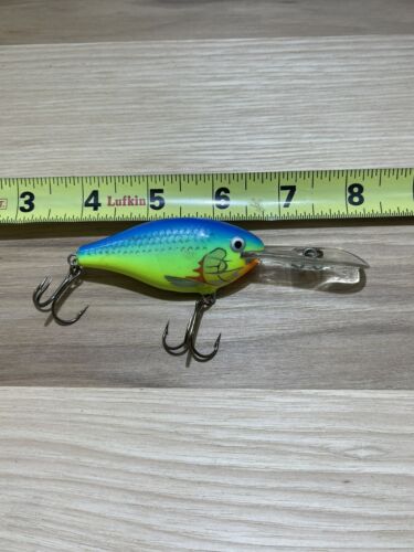 Photo 2 of Rapala Risto Rap RR-7 PRT Parrot Color with Box.  Beautiful lure with the box.