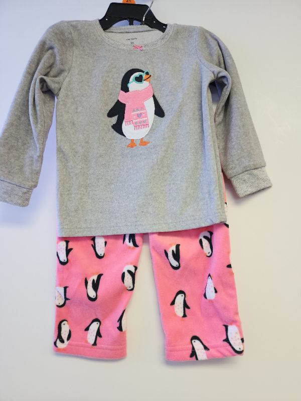 Photo 1 of CARTERS GIRL 2T FLEECE PAJAMA SET 