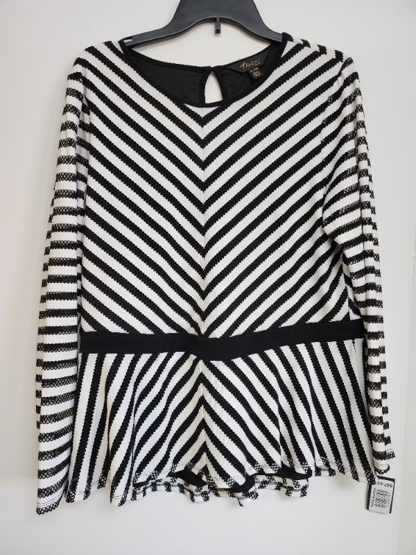 Photo 1 of SIZE XL THALIA SODI WOMEN'S BLACK AND WHITE TOP 