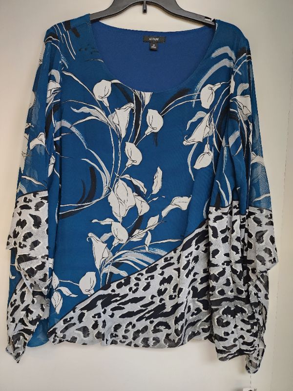 Photo 1 of PLUS SIZE 2X ALFANI WOMEN'S FLARE SLEEVE TOP BLUE COMBO