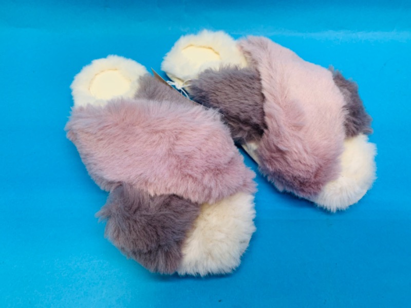 Photo 1 of 849912…  ladies size medium 7/8 fluffy slippers 