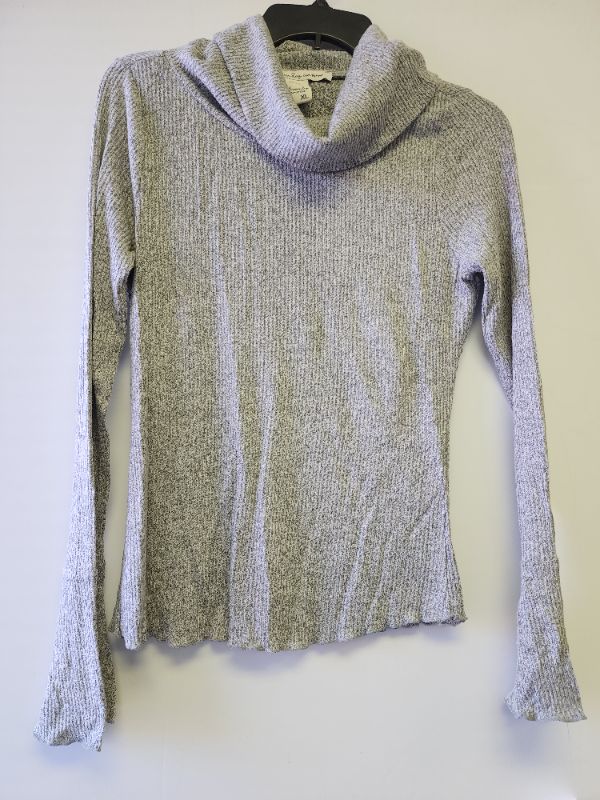 Photo 1 of AMERICAN RAG WOMEN'S JUNIOR LONG SLEEVE TURTLE NECK TO GRAY SIZE XL