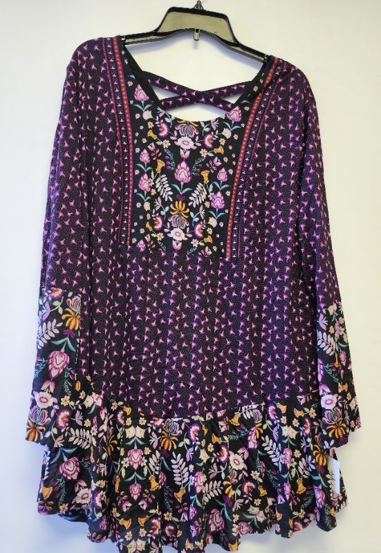 Photo 1 of STYLE & CO WOMEN'S PLUS SIZE TOP PRINTED FLARE SLEEVE  SIZE 3X
