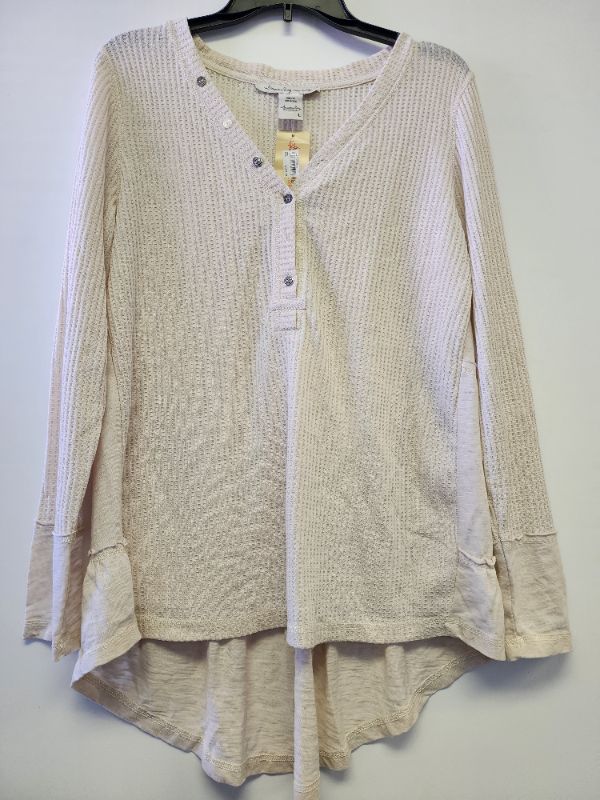 Photo 1 of AMERICAN RAG WOMEN'S JUNIOR LONG SEEVE TOP SIZE L