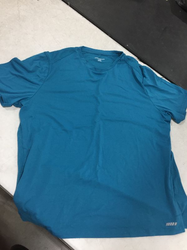 Photo 1 of AMAZON ESSENTIALS SPORT SHIRT SIZE XL 