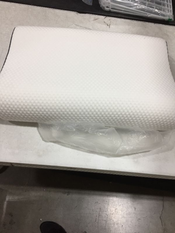 Photo 2 of CertiPUR-US Certified Contour Memory Foam Pillow