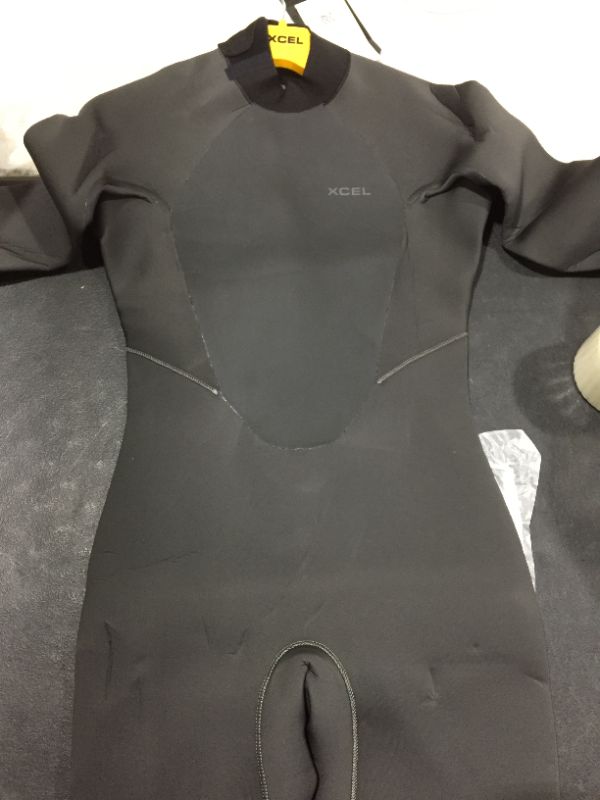 Photo 2 of Mens 3/2mm Comp Thermo Lite Front Zip Fullsuit Wetsuit
size ML