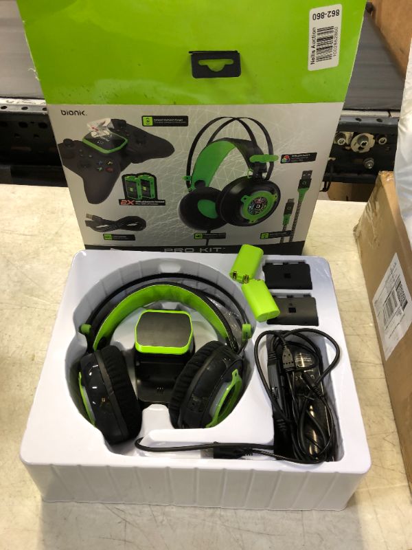 Photo 7 of Bionik BNK-9084 Pro Kit for Xbox Series X/S - The bionik Pro Kit for Xbox Series X/S is the complete solution for all of your peripheral needs. It includes the CLR-50 headset dual controller charge base 2 controller batteries Lynx charge cable USB cable e