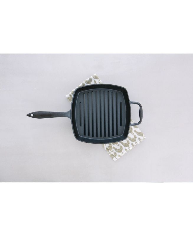 Photo 3 of Classic form is combined with the latest innovations in this Pro-style grill pan from Sedona. Ideal for grilling paninis, steaks, burgers and chicken as well as seafood and veggies, the pan provides superior heat distribution with ridges for attractive gr