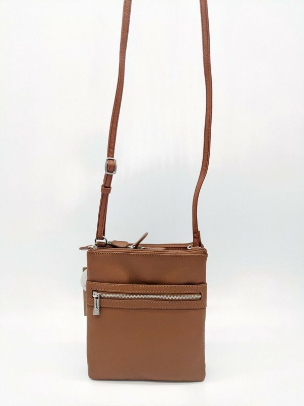 Photo 2 of GIANI BERNINI Dasher pebble leather triple zip women's crossbody organizer -TAN. GIANI BERNINI triple-zip dasher pebble genuine leather women's crossbody organizer bag purse
Carry the essentials in this every-day bag designed by Giani Bernini.
Solid brown