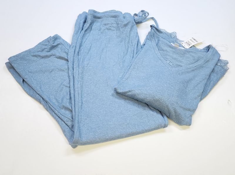 Photo 1 of SIZE L CHARTER CLUB INTIMATES 2 PIECE WOMEN'S LOUNGE / PJ SET BLUE
SIDE POCKETS/ LONG SLEEVE