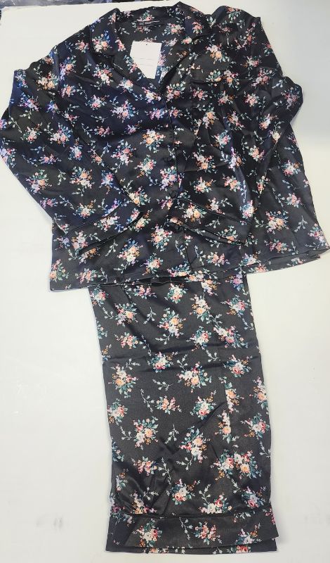 Photo 1 of SIZE M INC INTERNATIONAL CONCEPTS LONG SLEEVE SATIN BLACK FLORAL LOUNGE / PJ SET