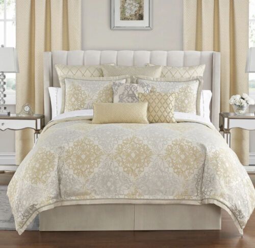 Photo 1 of KING SIZE Waterford Wynne Jacquard Comforter Set 4 Piece Set
Includes Comforter, 2 King Shams and Bedskirt
Customer Return - Great Condition