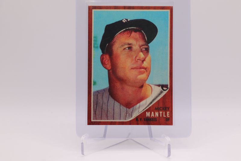 Photo 1 of 1962 Topps Mickey Mantle reprint (Mint)