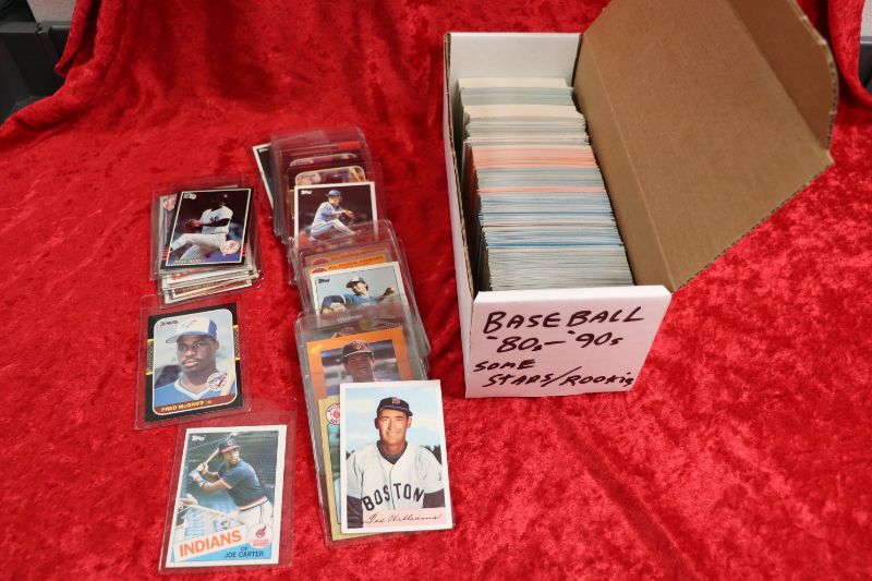 Photo 1 of Box of ‘80s-’90s Baseball cards (800+) 1