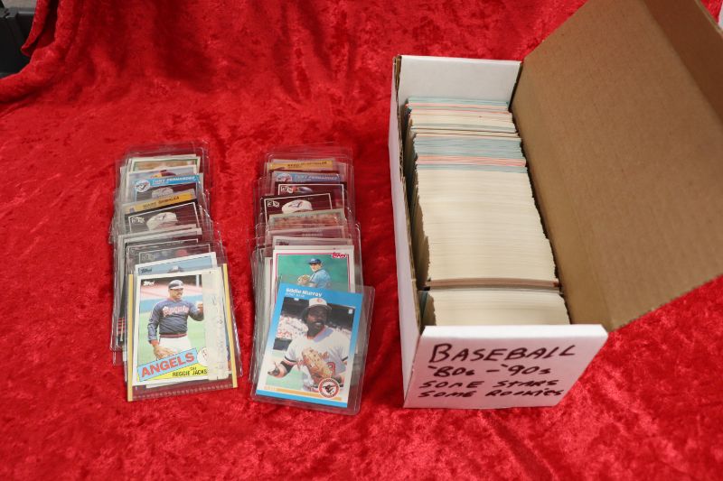 Photo 1 of Box of ‘80s-’90s Baseball cards (800+) 2