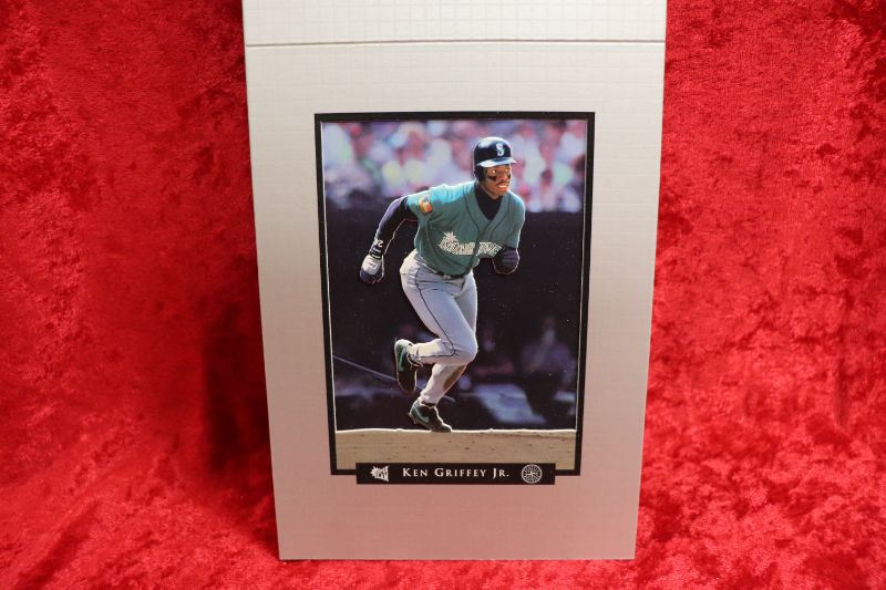 Photo 2 of Ken Griffey Jr 1994 folding 3D card (Mint)