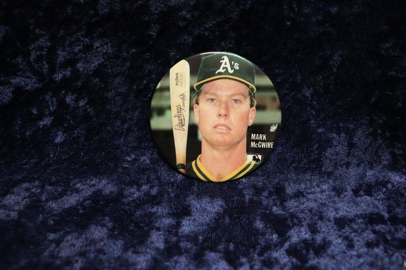 Photo 1 of Vintage Mark McGwire 3” pin