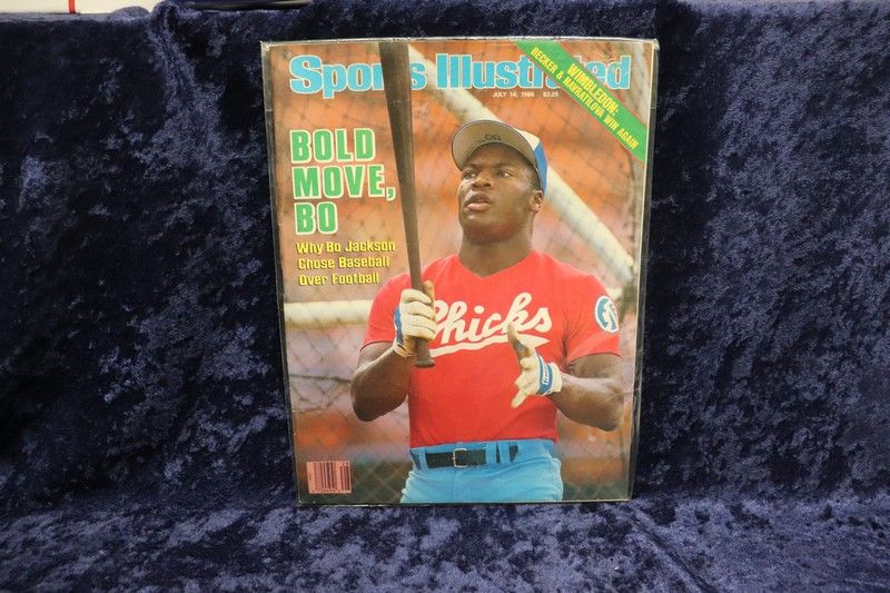 Photo 1 of Bo Jackson on cover of 1986 SI (ROOKIE)