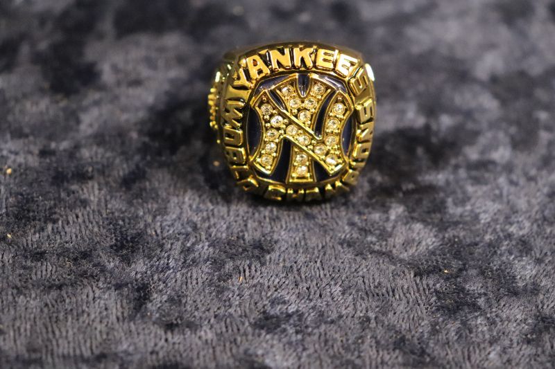 Photo 1 of Thurman Munson 1977 Yankees Champ Ring replica