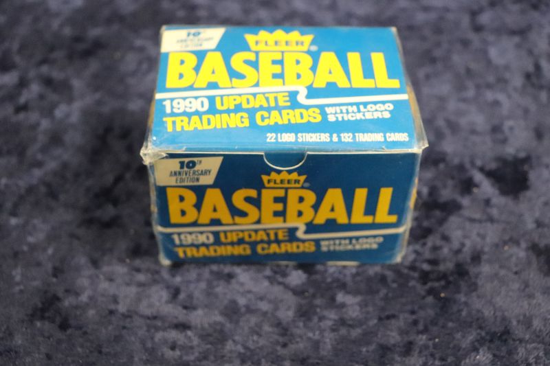 Photo 1 of 1990 Fleer Baseball Update set (sealed)