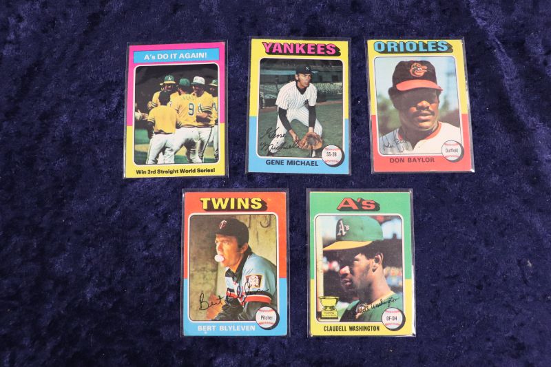 Photo 1 of 5 card lot 1975 Topps Baseball